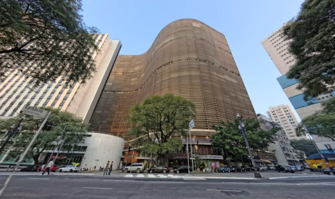 Edifício Copan, projeto de Oscar Niemeyer que contou com a colaboração de Carlos Lemos