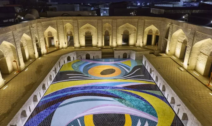 Obra na Bienal inaugural de Bukhara