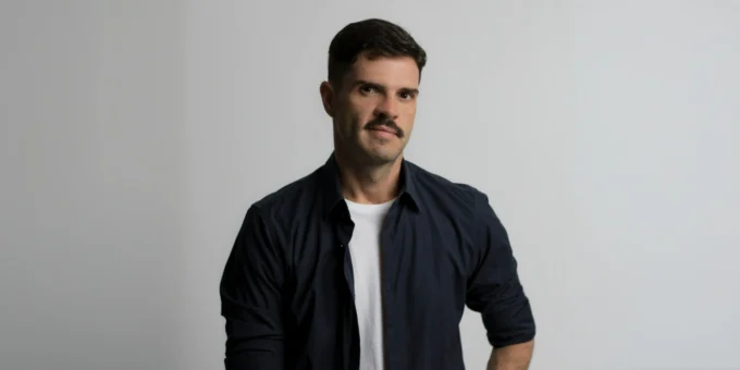 Guto Requena, arquiteto do Estudio Guto Requena