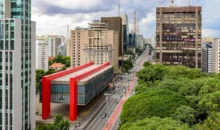 Vista aérea da Avenida Paulista, que possui o Programa Ruas Abertas que completa 10 anos.