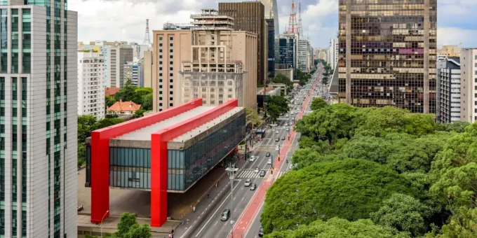 Vista aérea da Avenida Paulista, que possui o Programa Ruas Abertas que completa 10 anos.