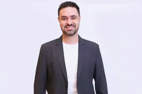 Fotografia do arquiteto e professor Johnny Vieira de Souza. Ele fala sobre rotatórias no Brasil durante a entrevista concedida ao Habitability.