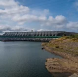 Hidrelétrica Belo Monte, uma usina de energia hidrelétrica em operação no Brasil, que reforça a segurança hídrica ao fornecer energia renovável e sustentável.