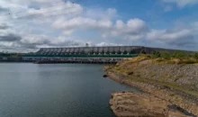 Hidrelétrica Belo Monte, uma usina de energia hidrelétrica em operação no Brasil, que reforça a segurança hídrica ao fornecer energia renovável e sustentável.