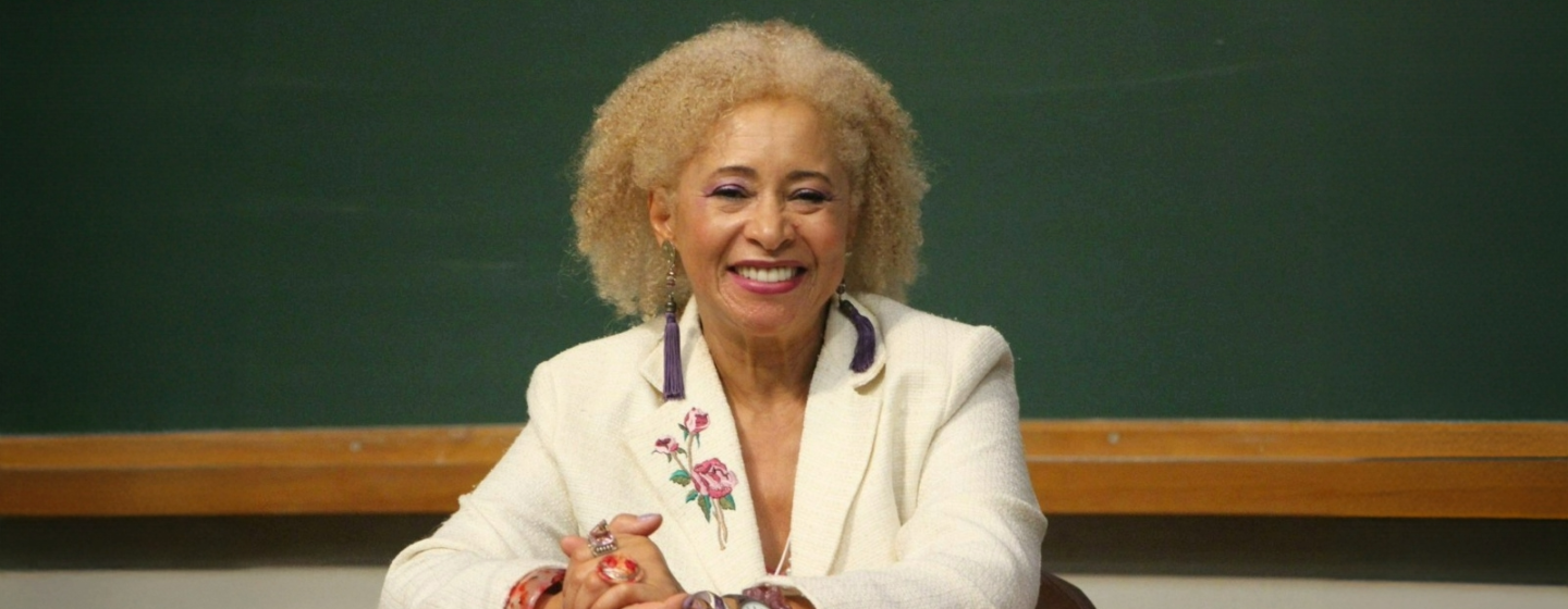 Sônia Guimarães, física com PhD obtido na Inglaterra e especialista em semicondutores.