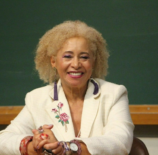 Sônia Guimarães, física com PhD obtido na Inglaterra e especialista em semicondutores.