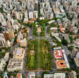 Vista aérea da Praça da Liberdade ilustrando matéria sobre uso do solo e o redesenho da vida urbana